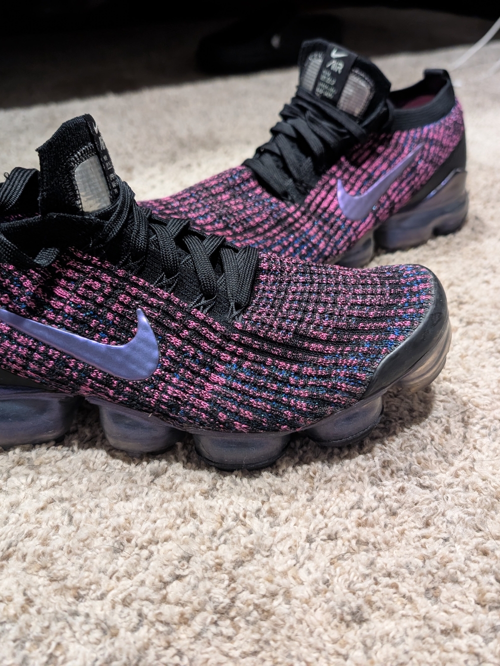 Nike Air VaporMax Flyknit 3 Sneakers - Laser Fushcia